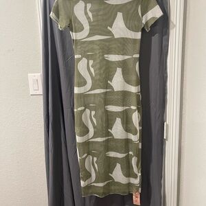 Olive Green Short-Sleeve Midi Dress with Cream Abstract Print